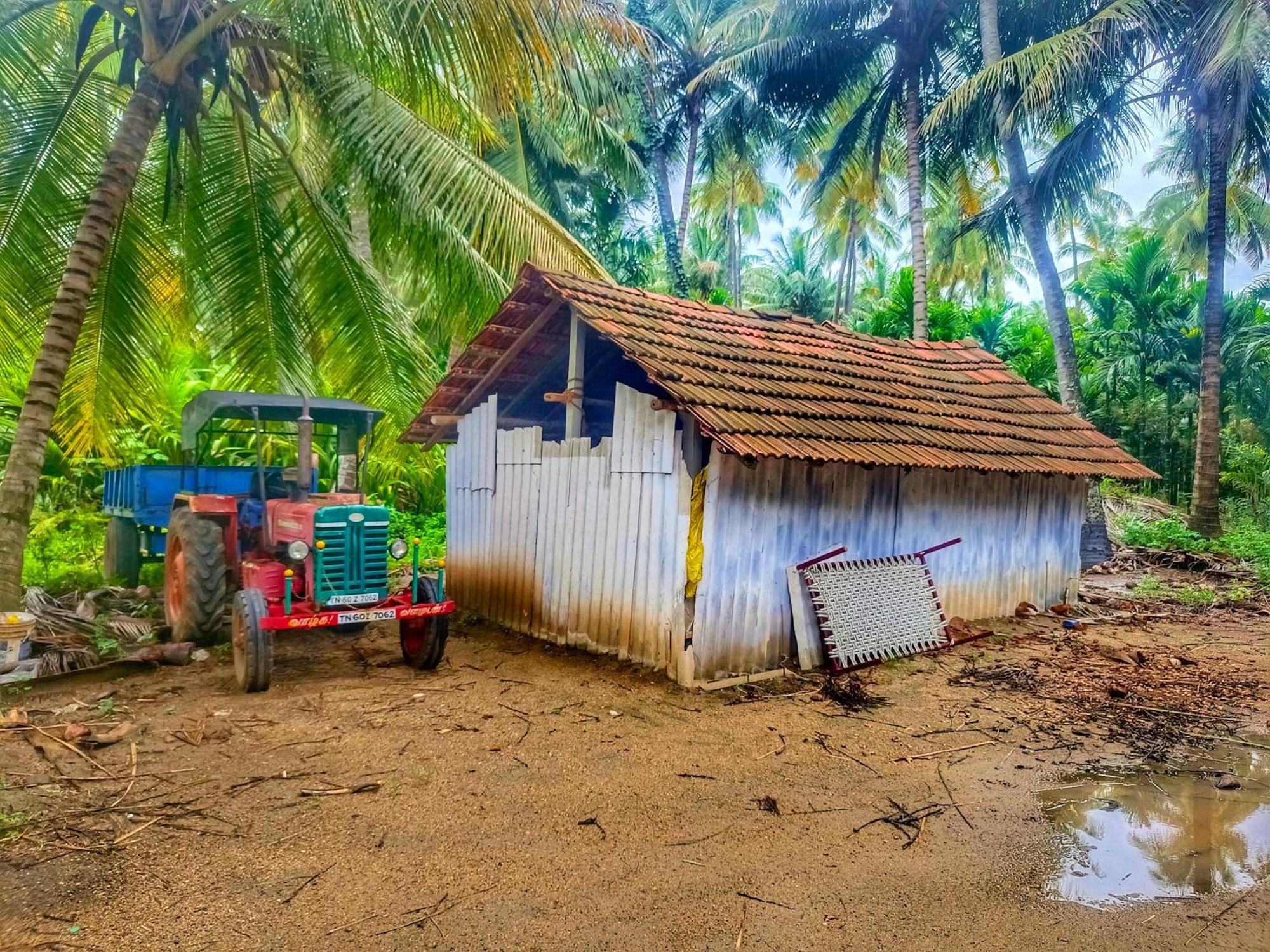 Shivalaya Farmstay Located Amdist Coconut Farm With River Access Near Isha,Adiyogi,Siruvani Alāndurai Exteriér fotografie